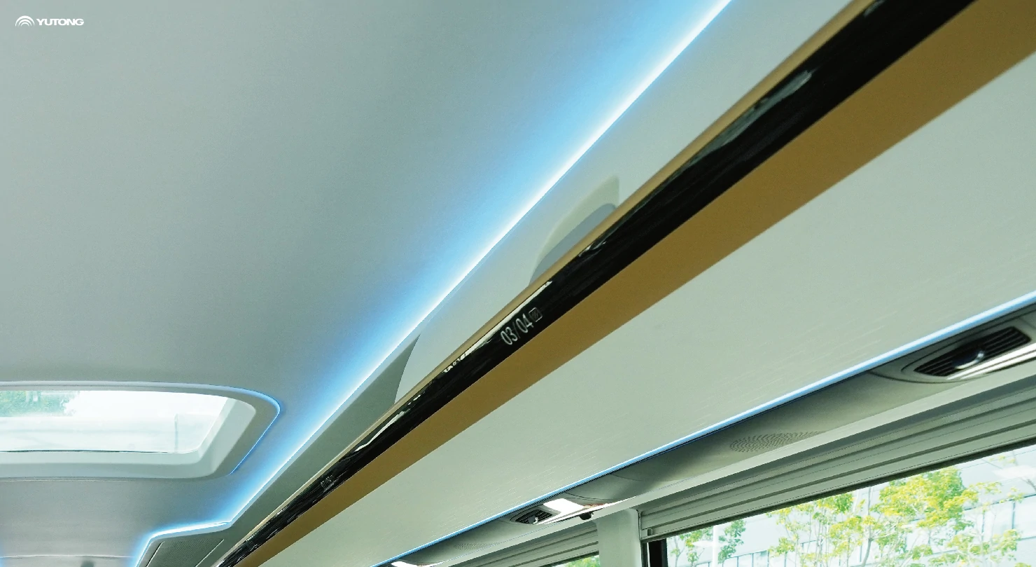 Yutong left-hand drive diesel coach T12 debuts: superior reliability for premium travel Yutong left-hand drive diesel coach T12 debuts: superior reliability for premium travel