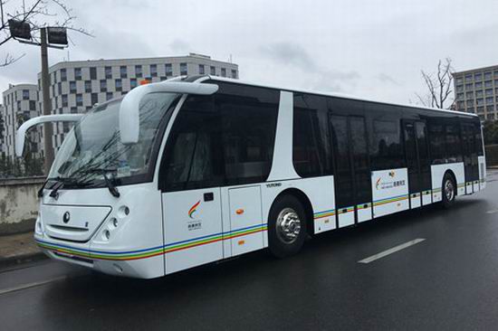Yutong airfield buses and T7 high-end business vehicles delivered to Tibet Airlines Yutong airfield buses and T7 high-end business vehicles delivered to Tibet Airlines